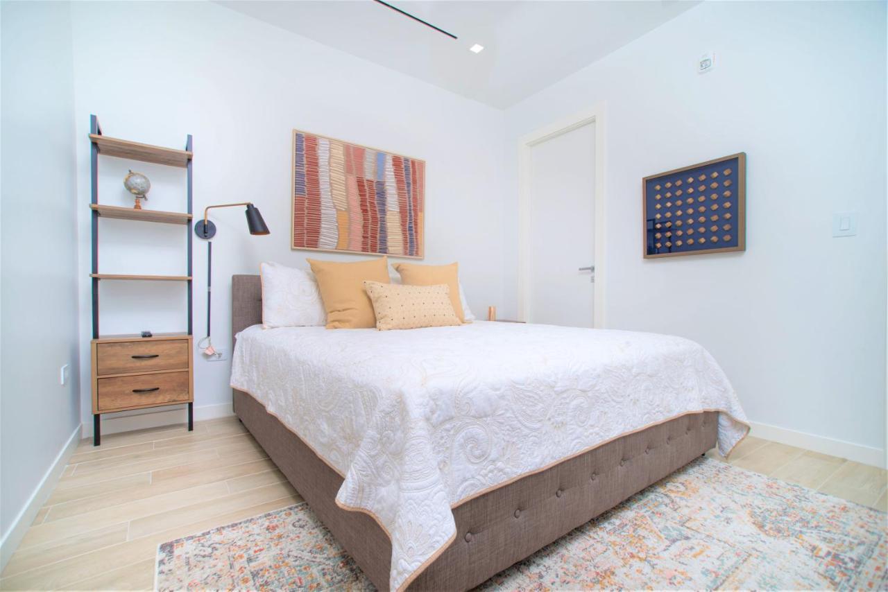 Cayman Luxury Rentals At One Canal Point George Town Zewnętrze zdjęcie